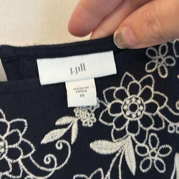J. Jill Women’s The Date-Night Dress navy embroiderer short sleeve size med EUC - Picture 6 of 12
